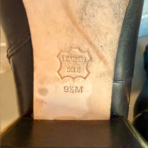 Tory Burch Sophia Bootie 9.5 Black Leather Gold Hardware Rare - Picture 11 of 11